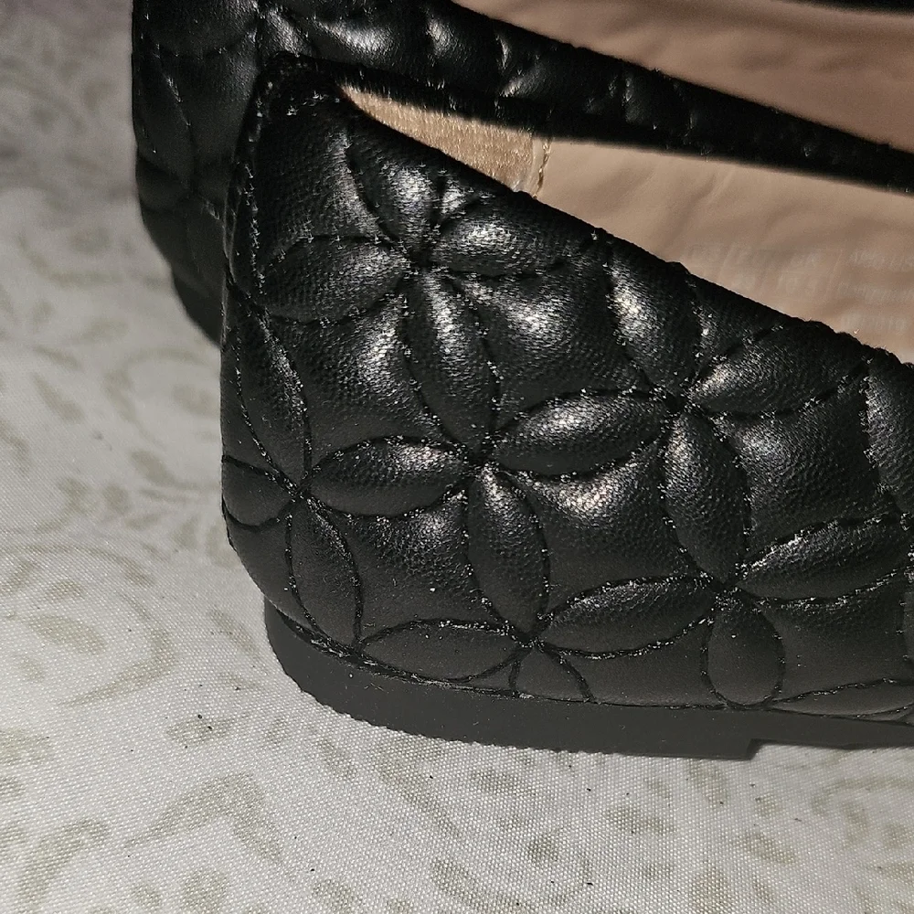 ALDO NWOT Girls Black Quilted Ballet Flats Size 11